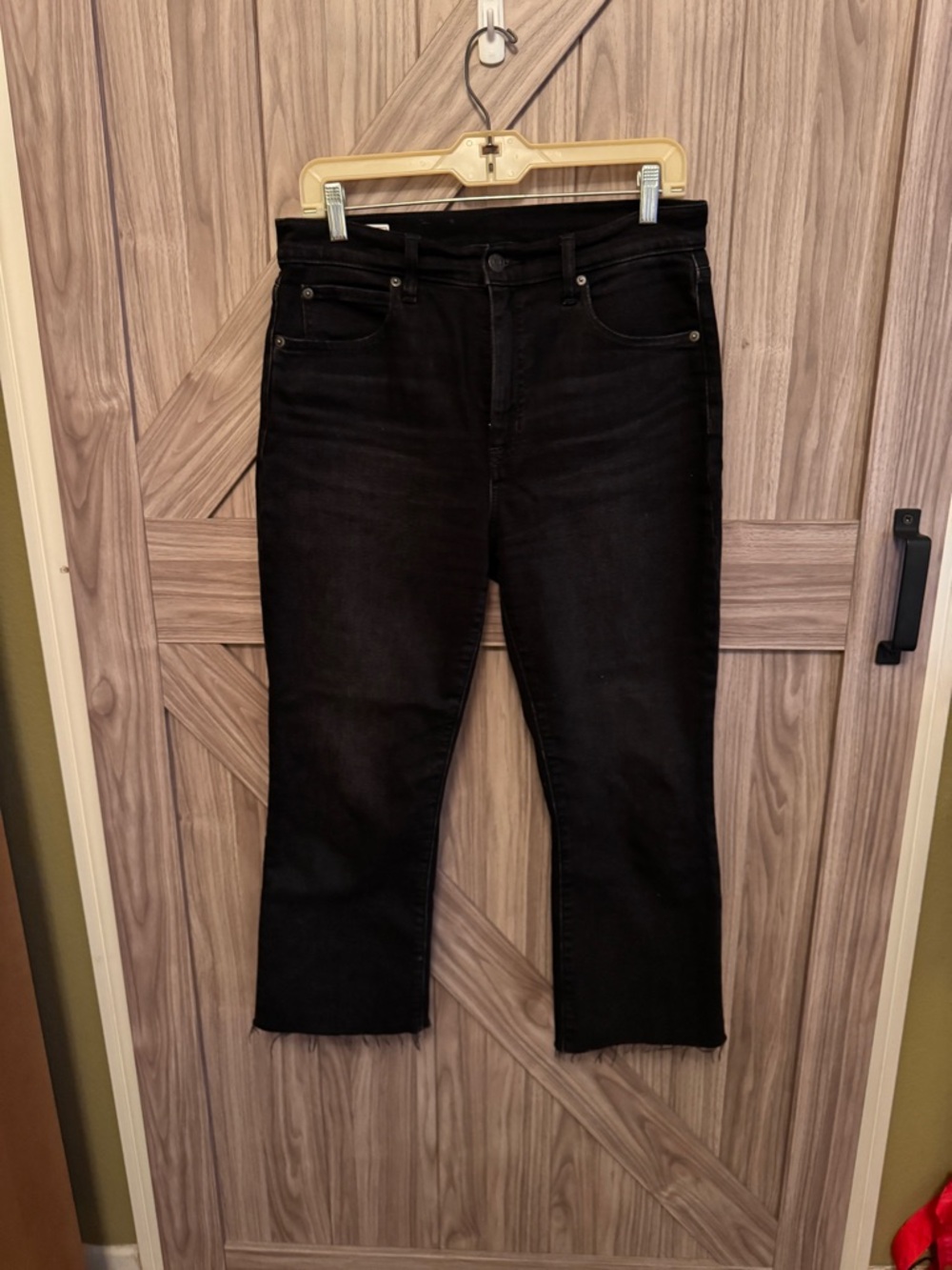 GAP women's Black Cropped High-Rise Jeans